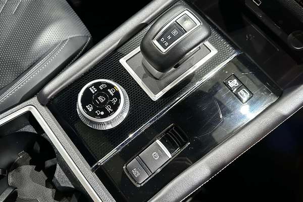 2024 Mitsubishi Outlander PHEV GSR ZM