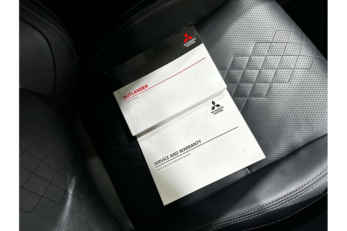 2024 Mitsubishi Outlander PHEV GSR ZM