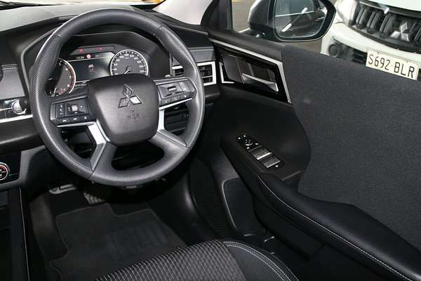 2021 Mitsubishi Outlander ES ZM