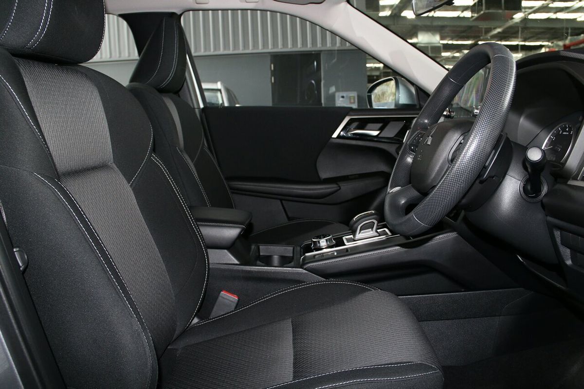 2021 Mitsubishi Outlander ES ZM