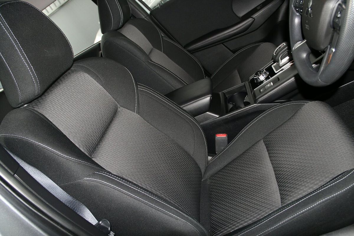 2021 Mitsubishi Outlander ES ZM