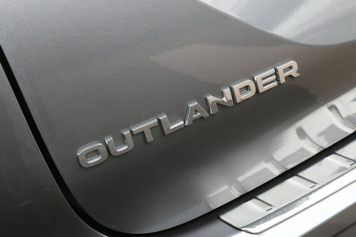 2021 Mitsubishi Outlander ES ZM