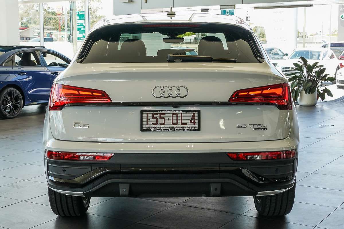 2025 Audi Q5 55 TFSI e S line FY
