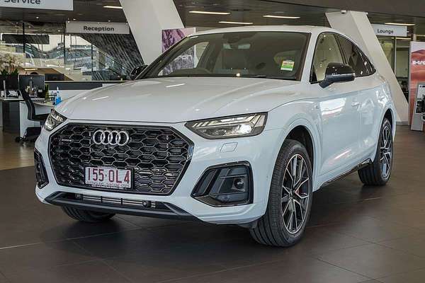 2025 Audi Q5 55 TFSI e S line FY