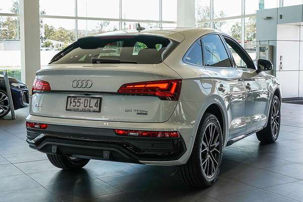 2025 Audi Q5 55 TFSI e S line FY