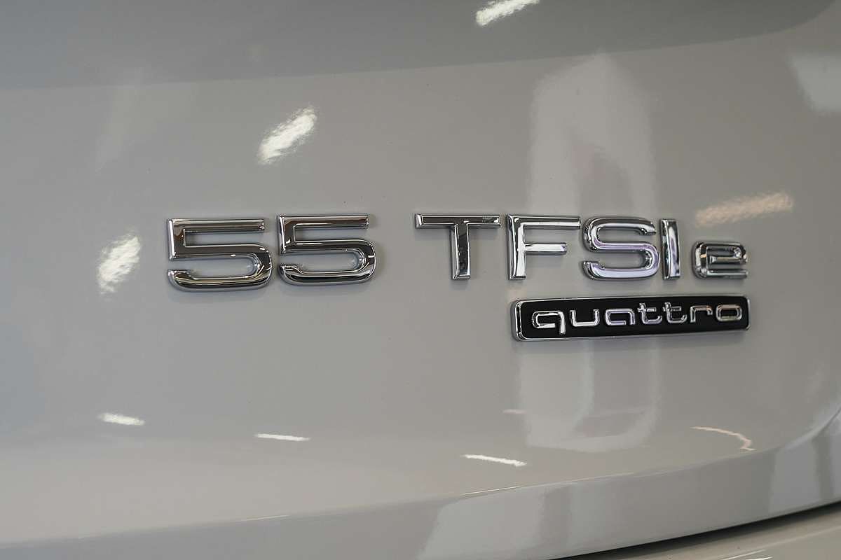 2025 Audi Q5 55 TFSI e S line FY