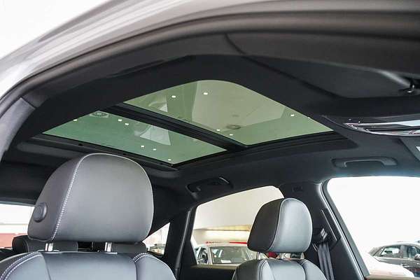 2025 Audi Q5 55 TFSI e S line FY