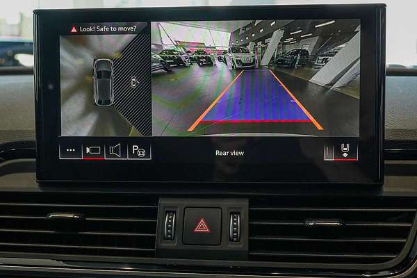 2025 Audi Q5 55 TFSI e S line FY