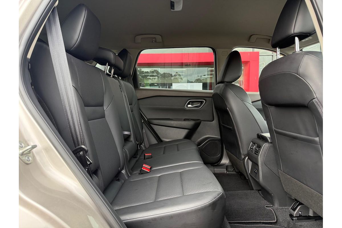 2024 Nissan X-TRAIL ST-L T33