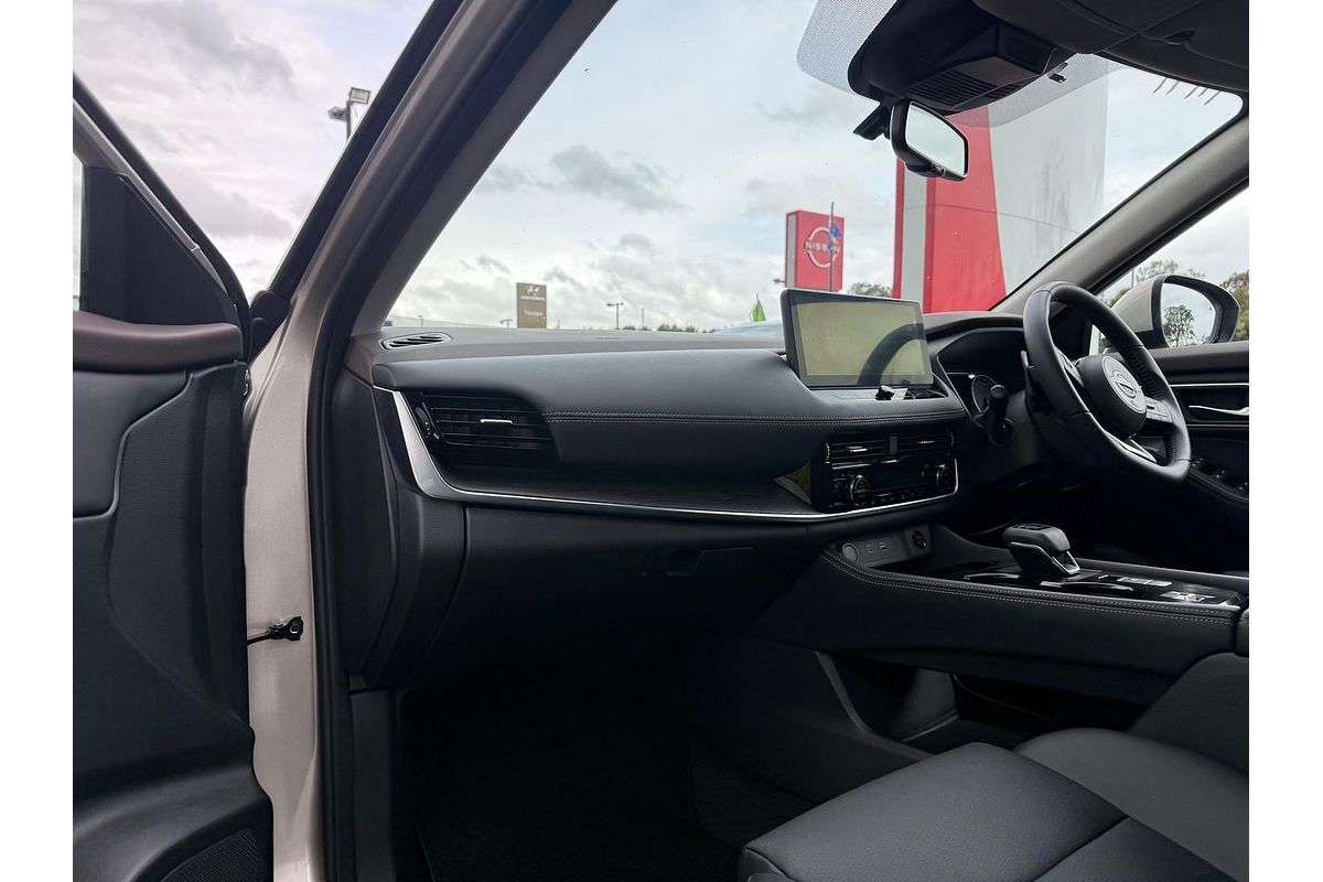 2024 Nissan X-TRAIL ST-L T33