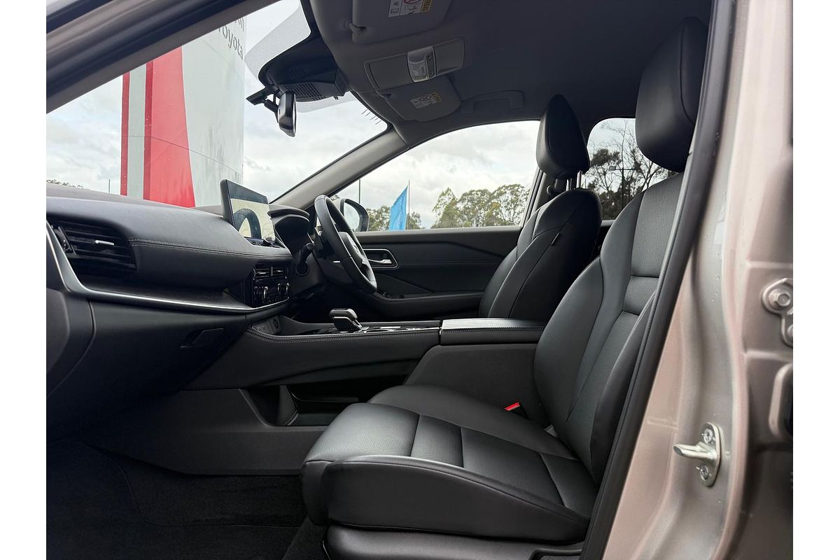 2024 Nissan X-TRAIL ST-L T33