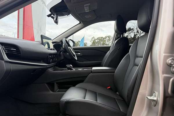 2024 Nissan X-TRAIL ST-L T33