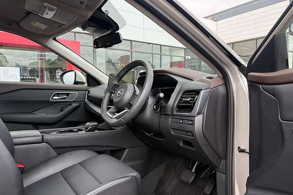 2024 Nissan X-TRAIL ST-L T33
