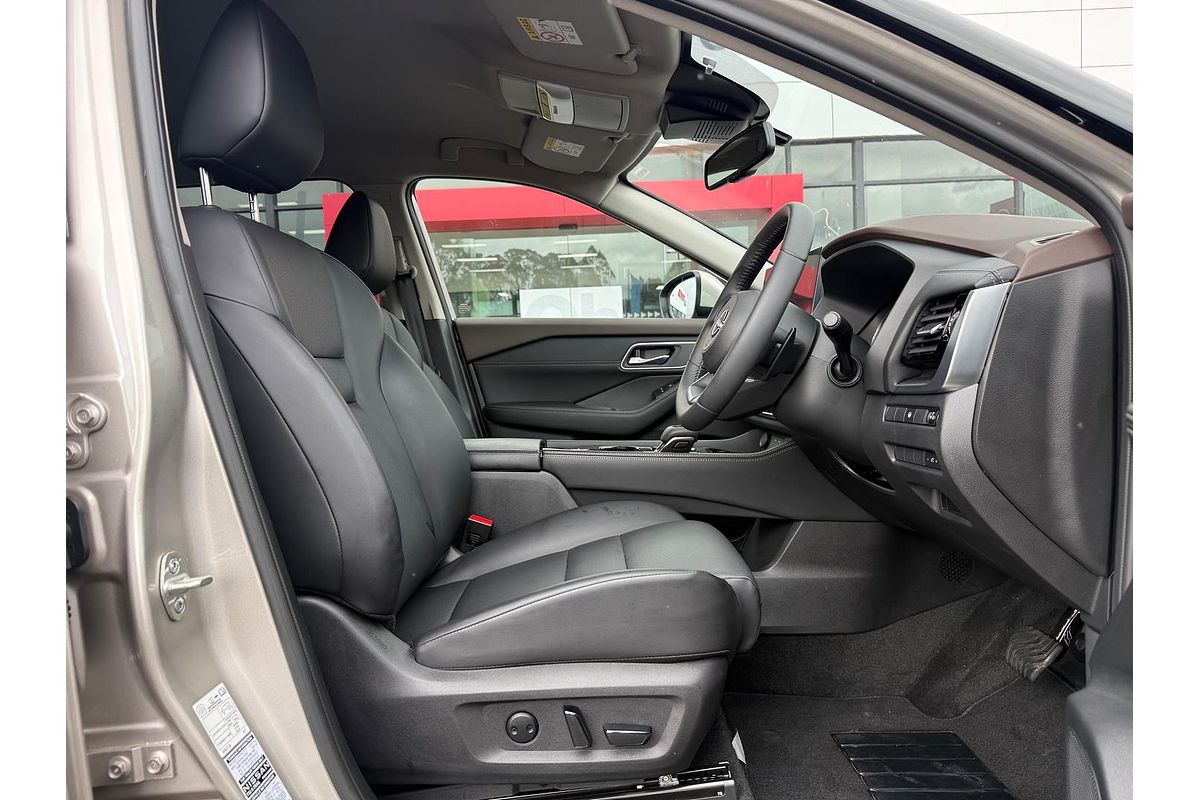 2024 Nissan X-TRAIL ST-L T33