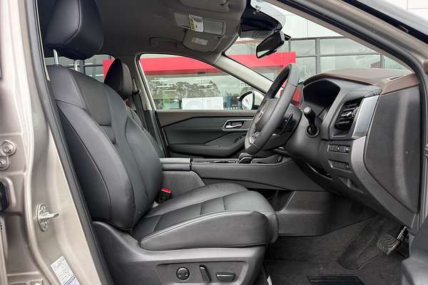 2024 Nissan X-TRAIL ST-L T33