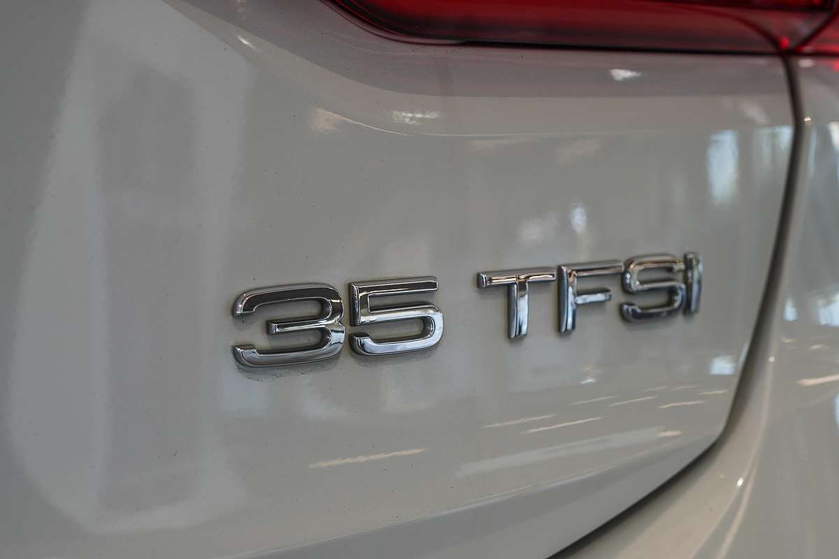 2022 Audi Q3 35 TFSI S line F3