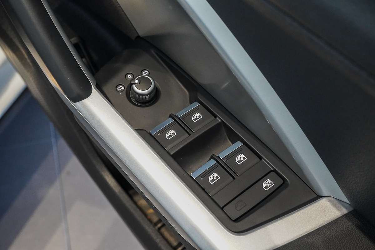 2022 Audi Q3 35 TFSI S line F3