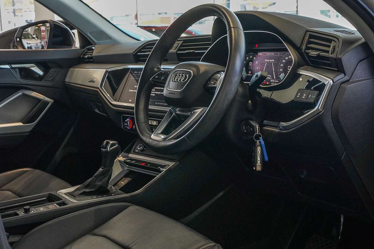 2022 Audi Q3 35 TFSI S line F3