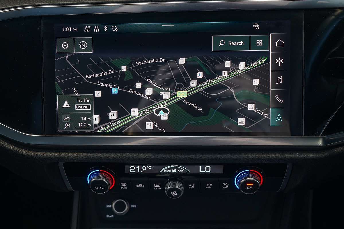 2022 Audi Q3 35 TFSI S line F3