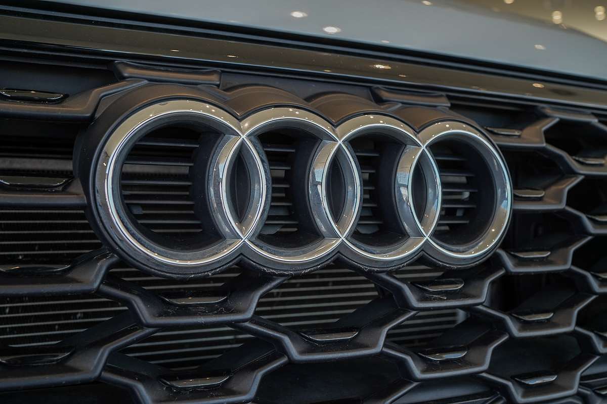 2022 Audi Q3 35 TFSI S line F3