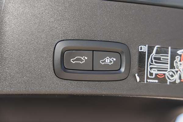 2021 Volvo XC40 T4 Inscription