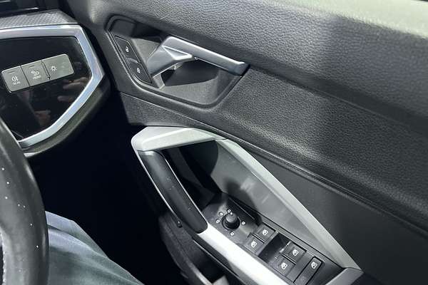 2020 Audi Q3 40 TFSI S line F3