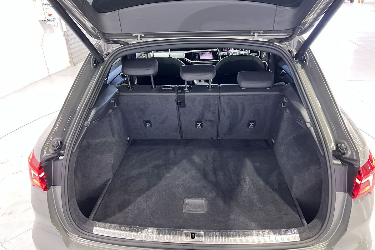 2020 Audi Q3 40 TFSI S line F3