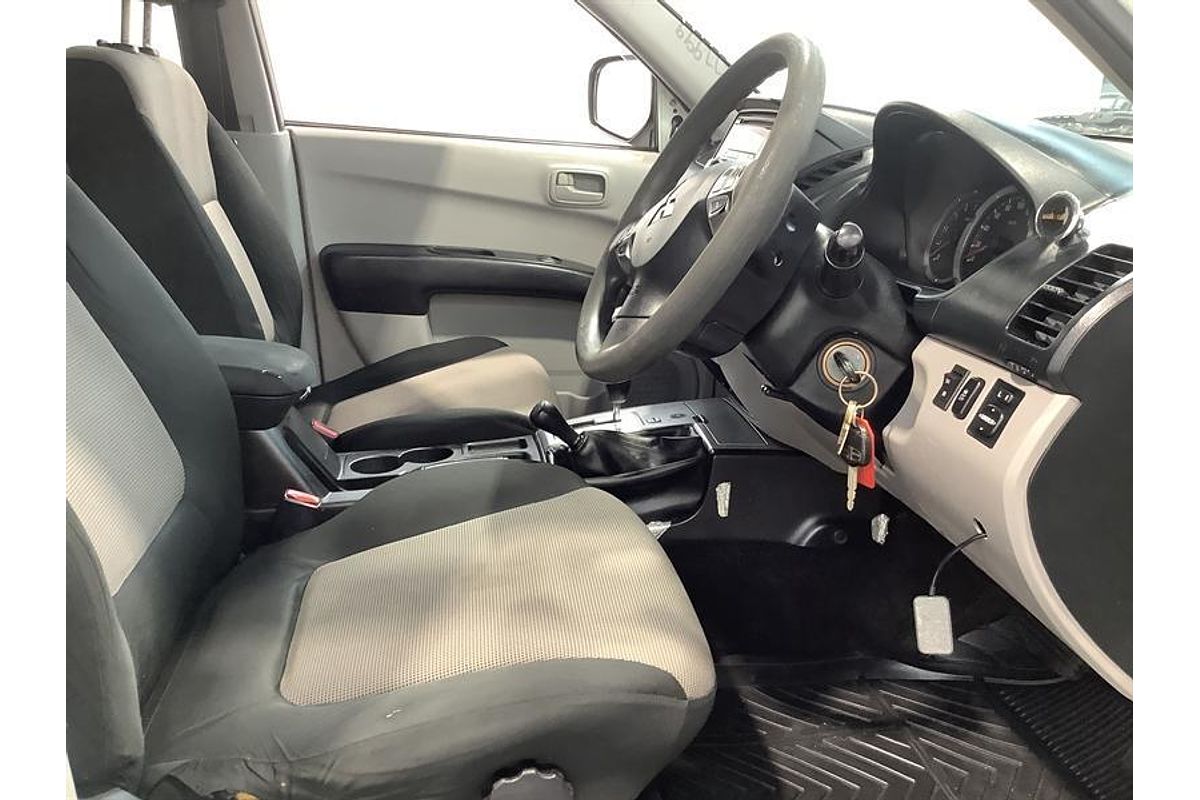 2015 Mitsubishi Triton GLX MN 4X4