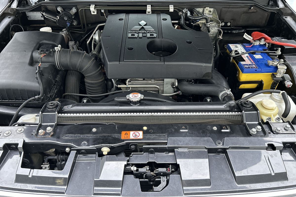 2021 Mitsubishi Pajero GLS NX