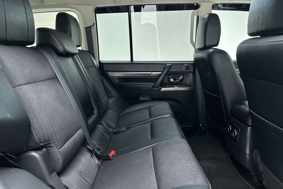 2021 Mitsubishi Pajero GLS NX