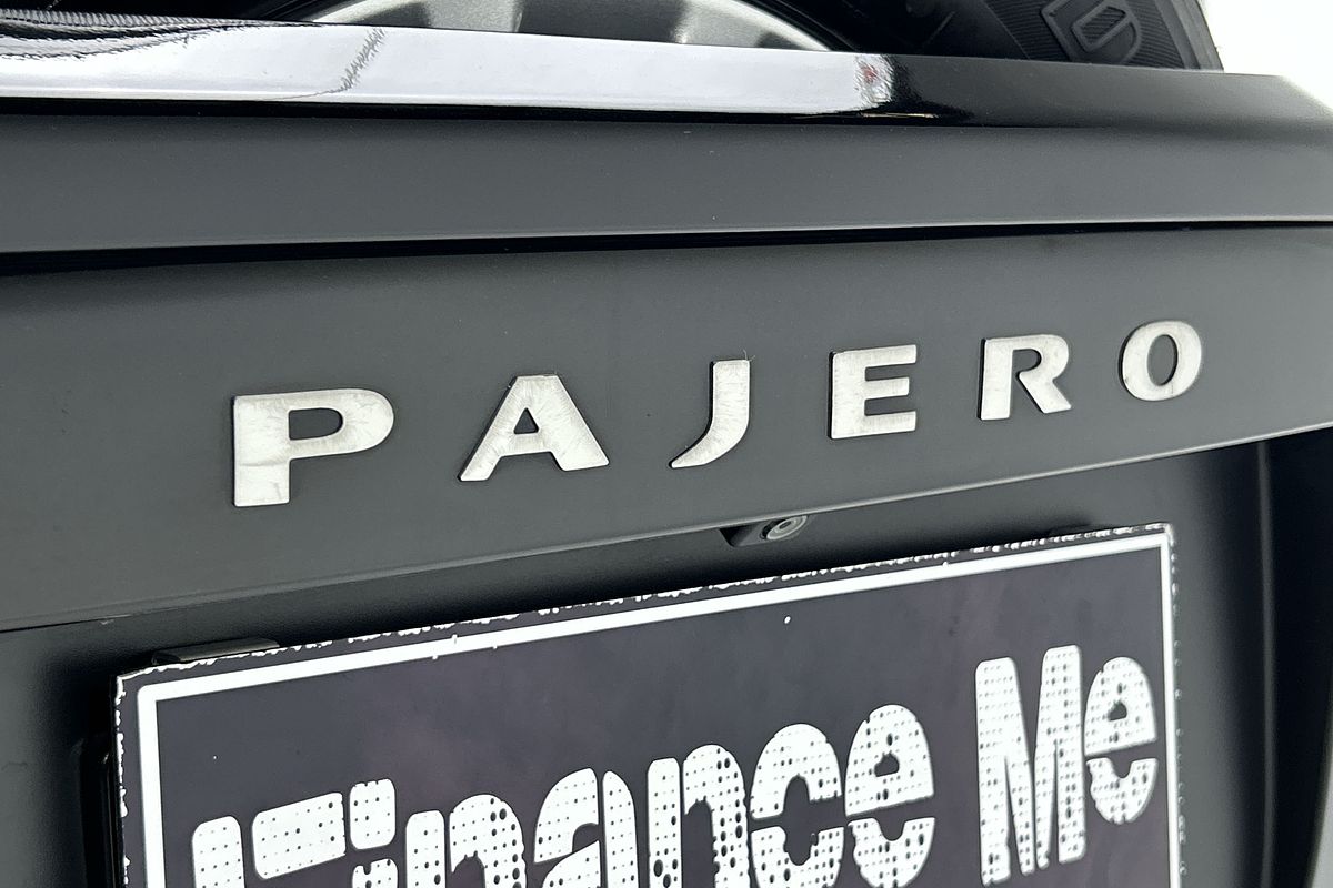 2021 Mitsubishi Pajero GLS NX