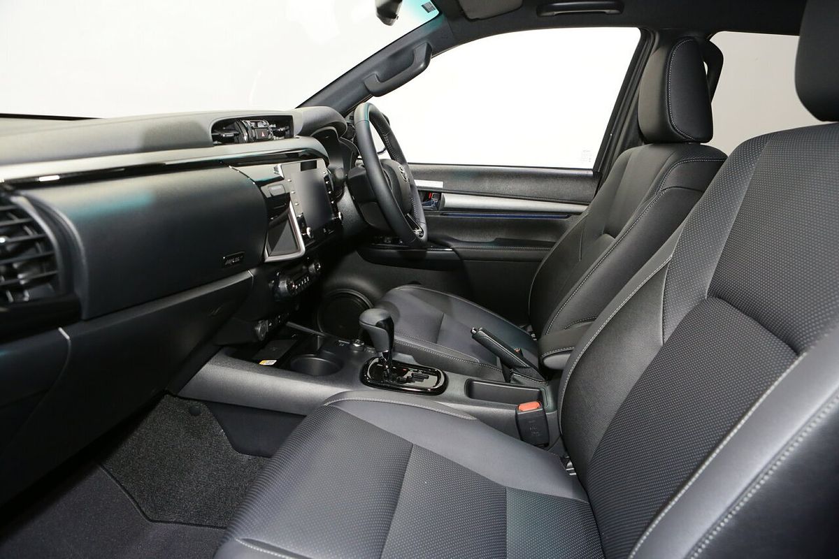 2025 Toyota Hilux Rogue 48V GUN126R 4X4