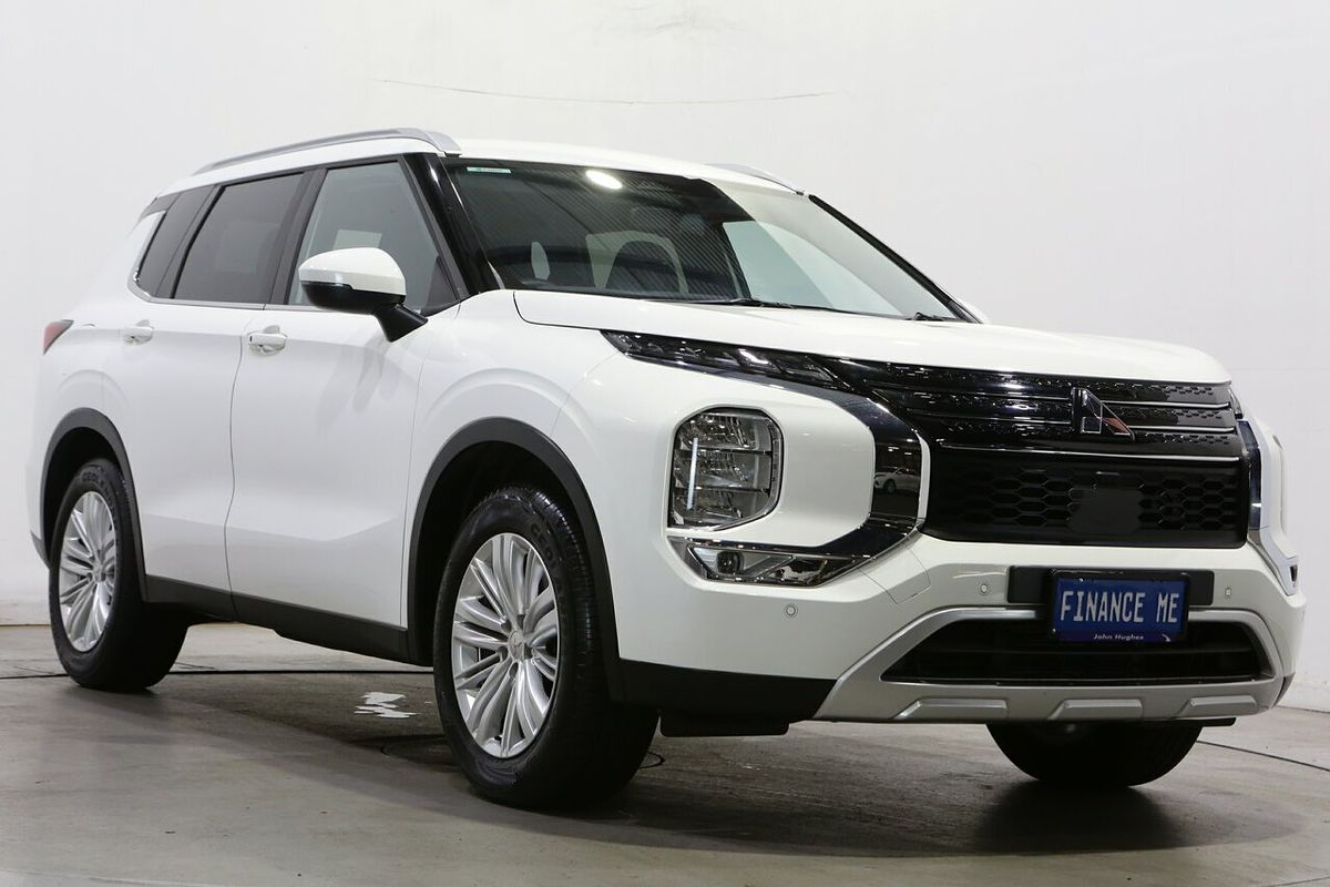 2024 Mitsubishi Outlander LS ZM