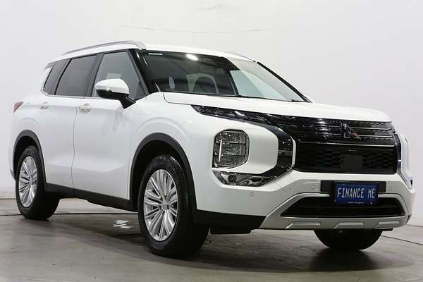 2024 Mitsubishi Outlander LS ZM