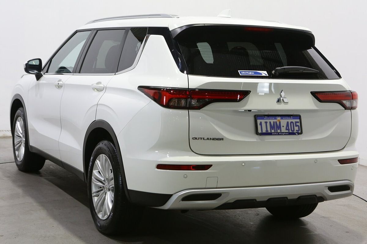 2024 Mitsubishi Outlander LS ZM