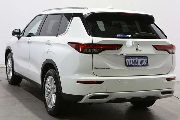 2024 Mitsubishi Outlander LS ZM