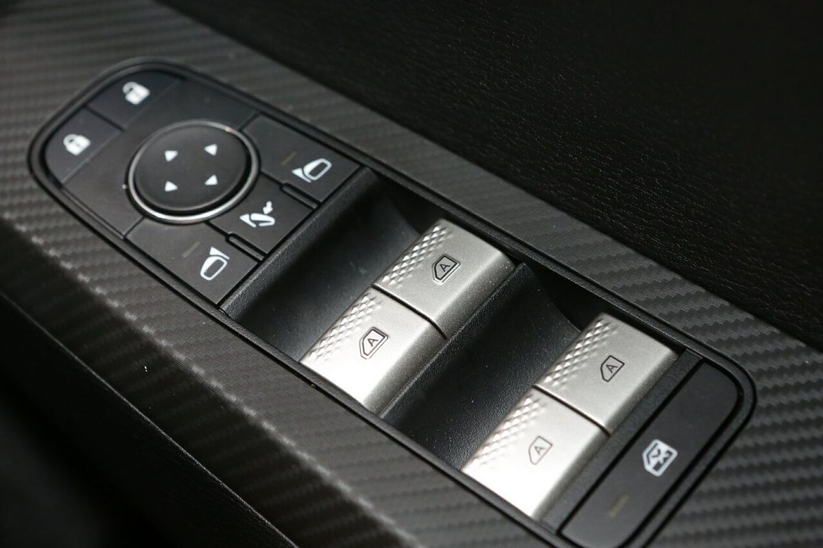 2024 Mitsubishi Outlander LS ZM