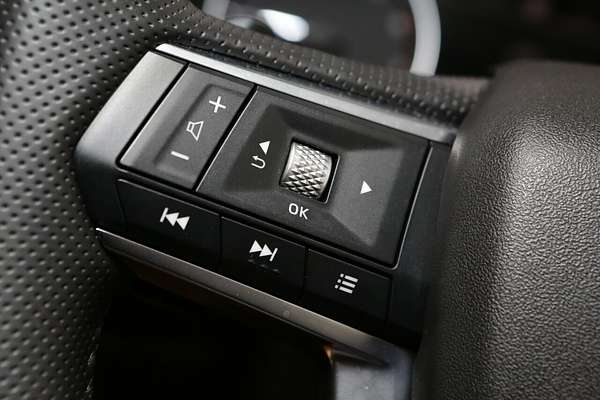 2024 Mitsubishi Outlander LS ZM