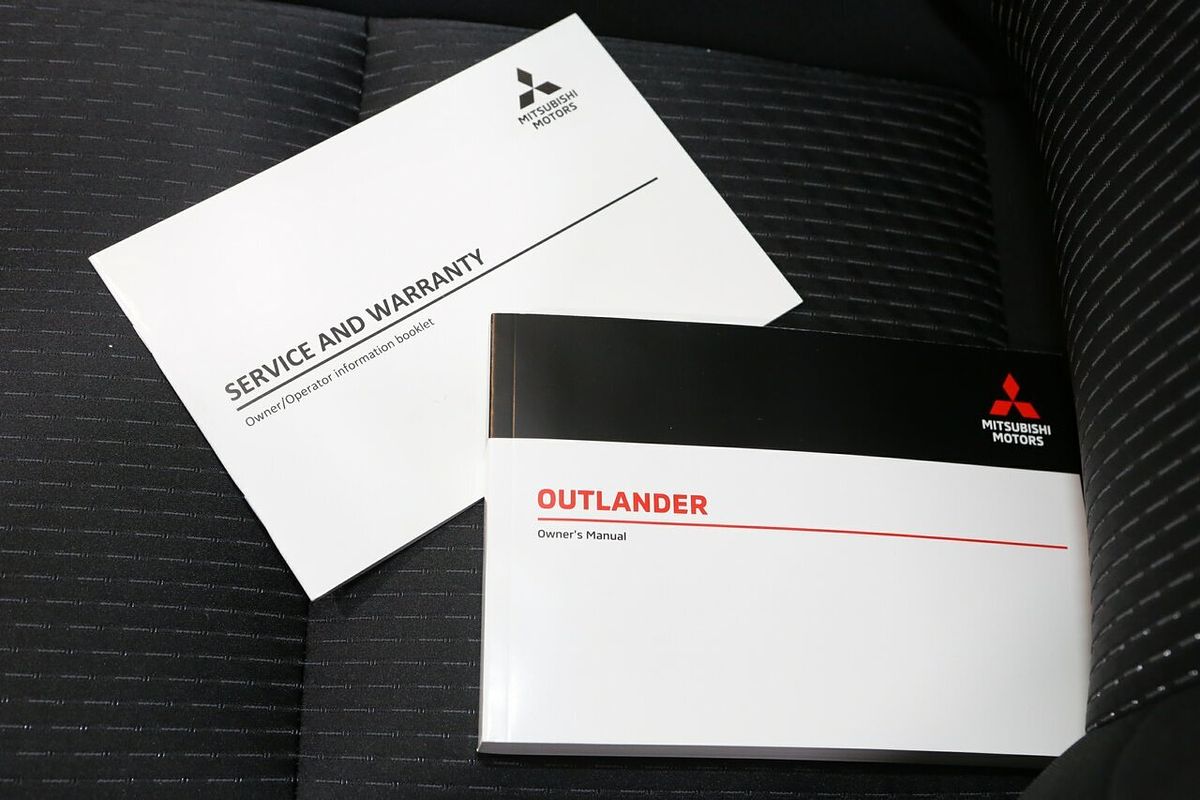 2024 Mitsubishi Outlander LS ZM