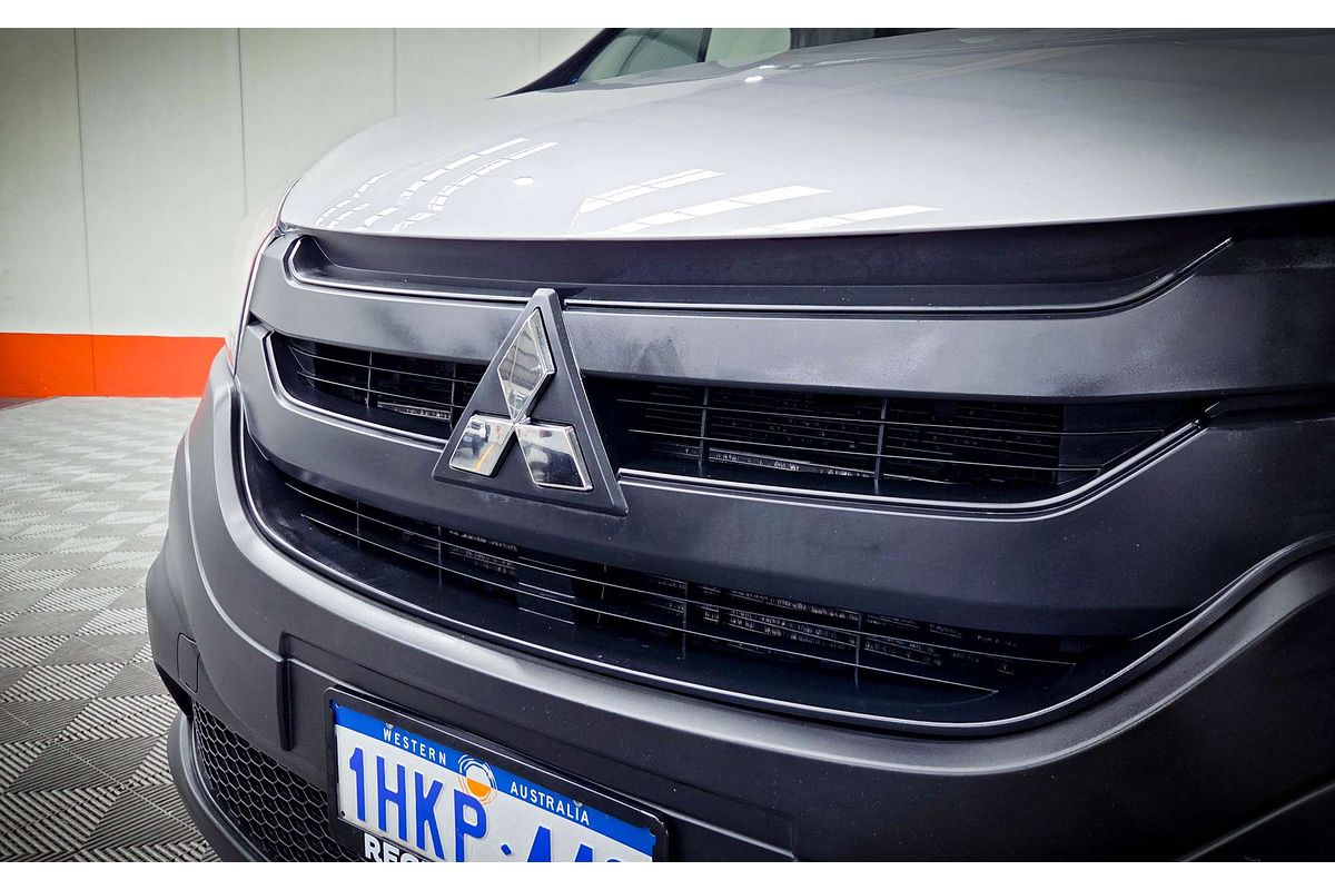 2021 Mitsubishi Express GLX SN SWB