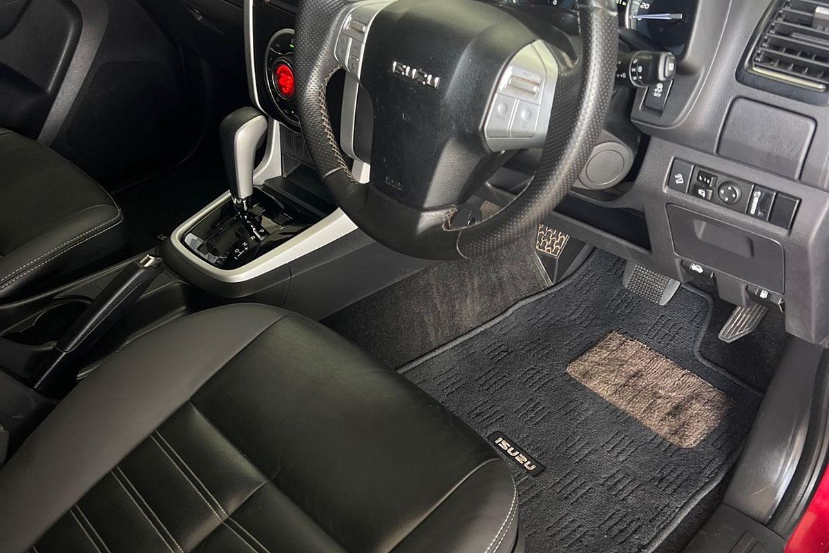 2020 Isuzu MU-X LS-T