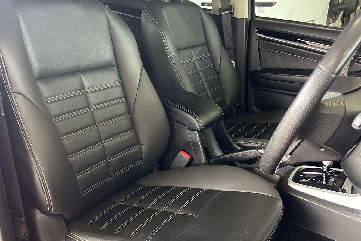 2020 Isuzu MU-X LS-T