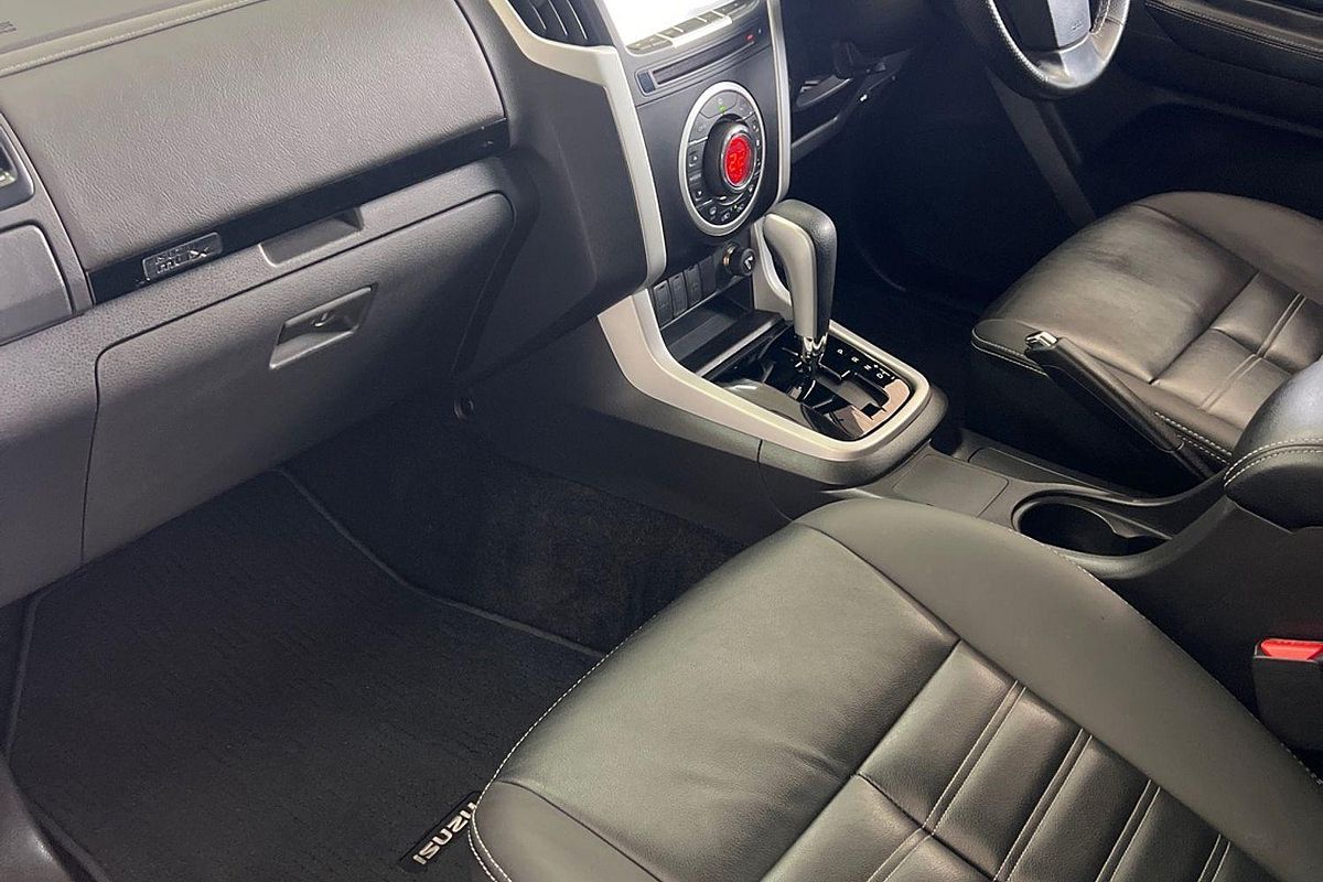 2020 Isuzu MU-X LS-T