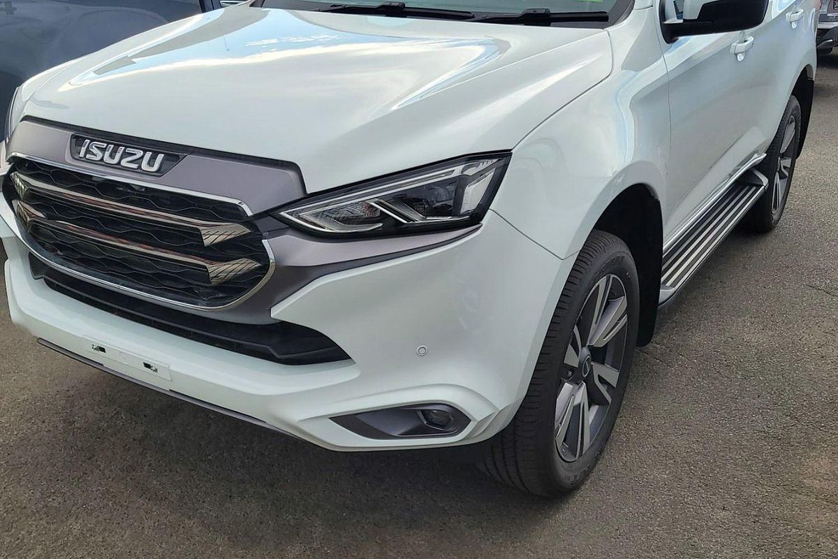 2023 Isuzu MU-X LS-T