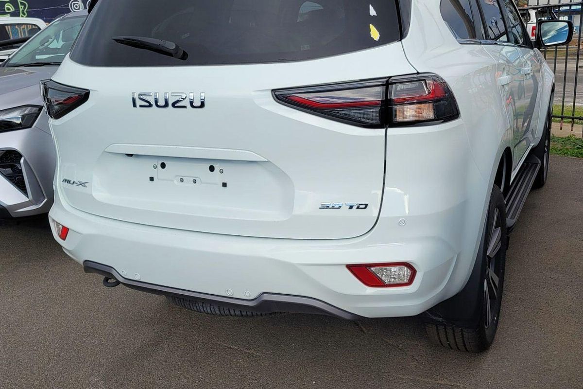 2023 Isuzu MU-X LS-T