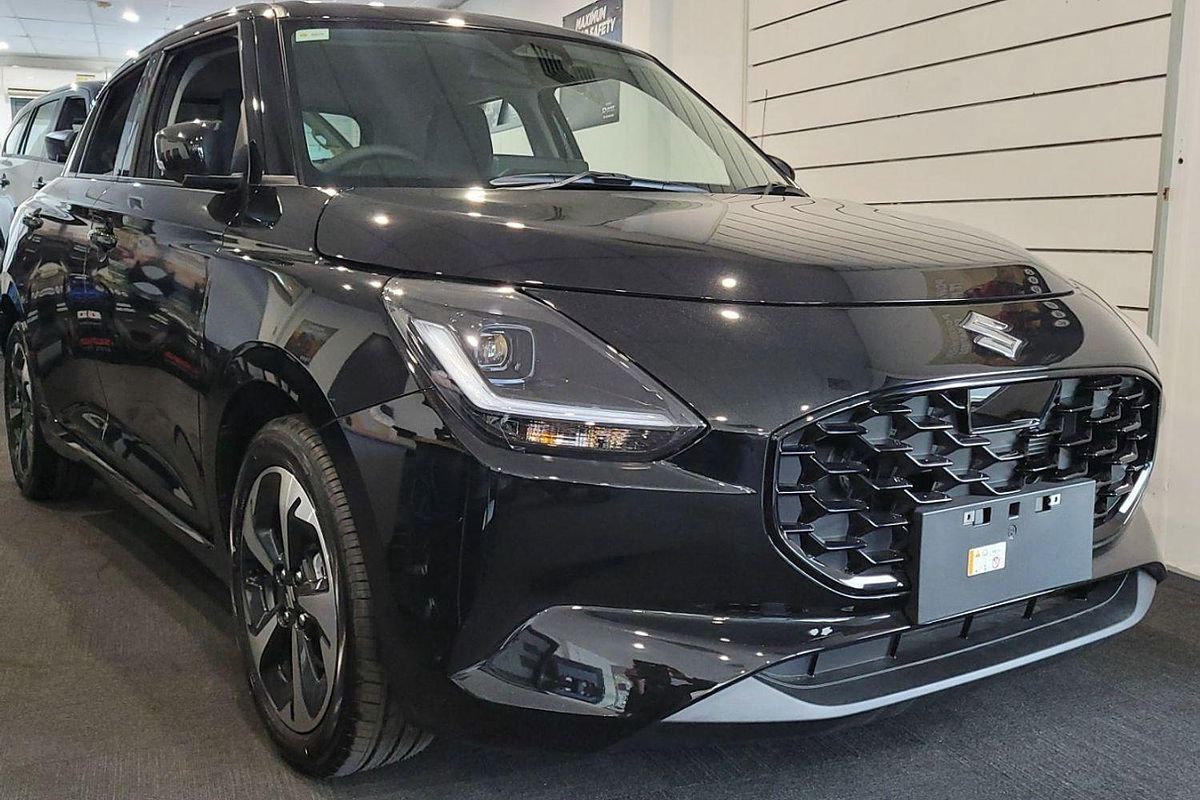 2025 Suzuki Swift Hybrid GLX UZ
