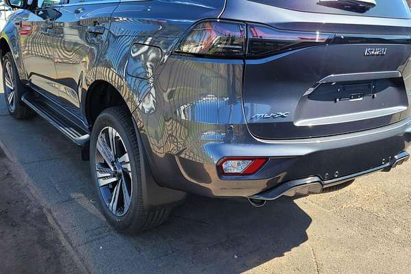 2025 Isuzu MU-X LS-T