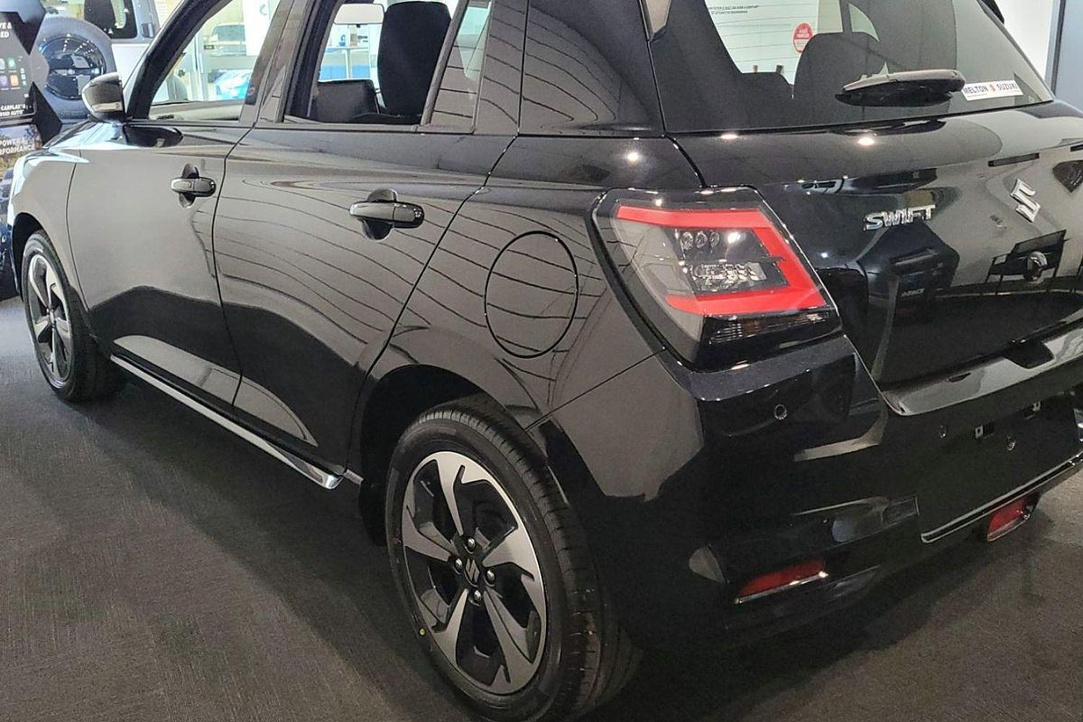 2025 Suzuki Swift Hybrid GLX UZ