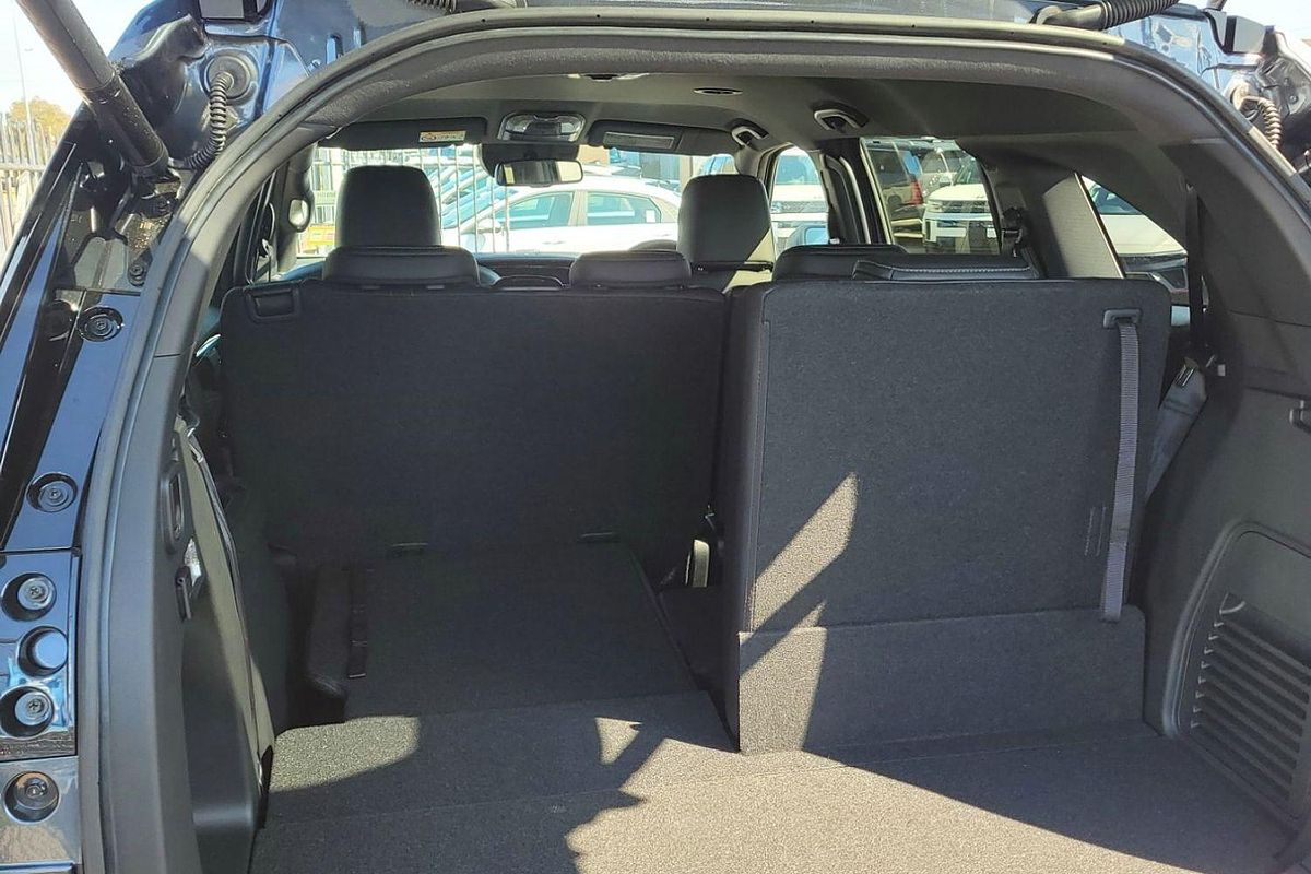 2025 Isuzu MU-X LS-T