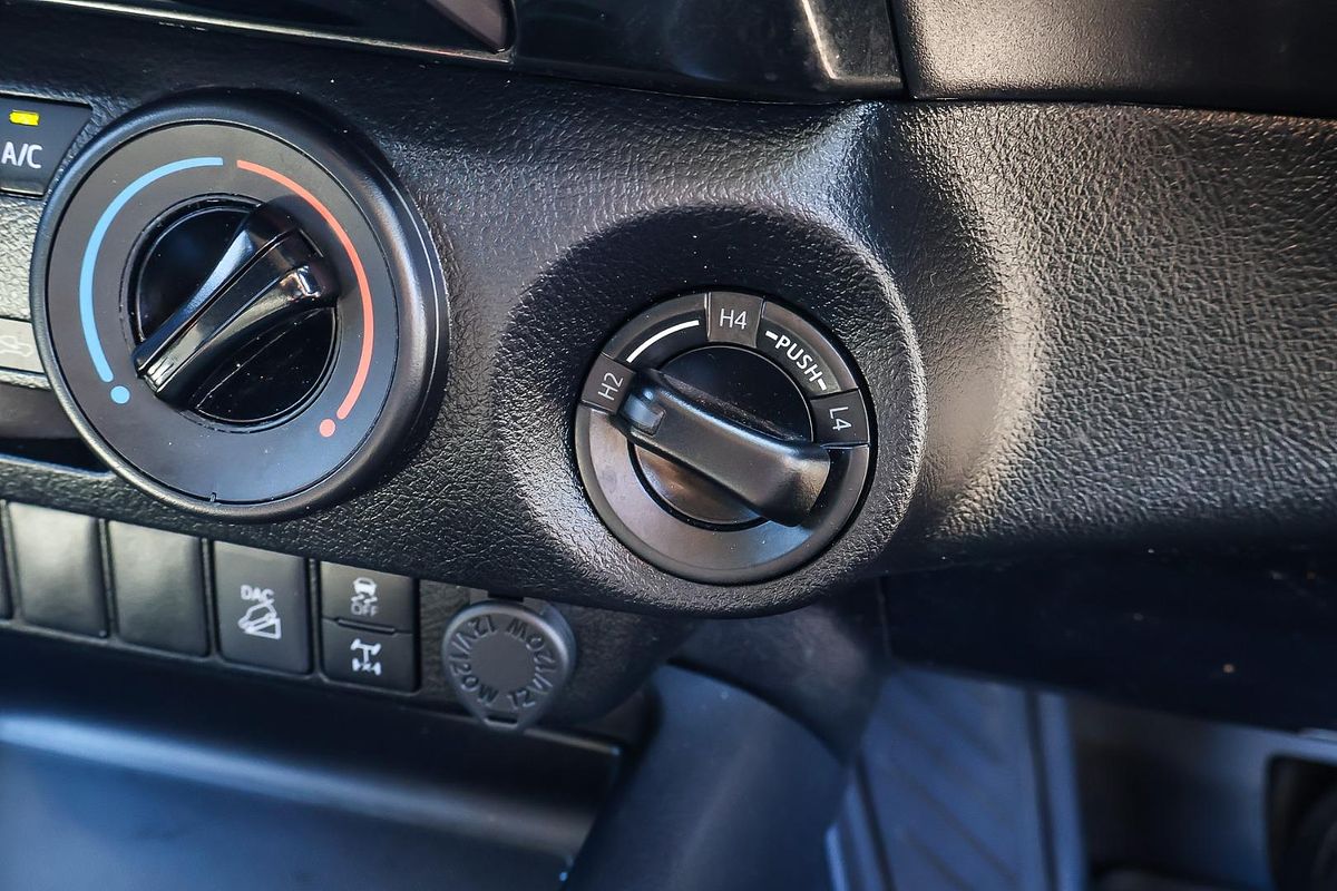 2020 Toyota Hilux SR GUN126R 4X4